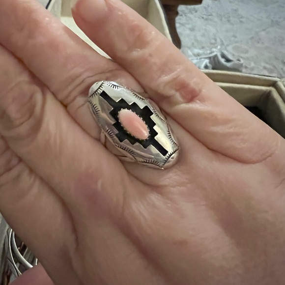 Pink Conch Ring - Picture 3 of 3